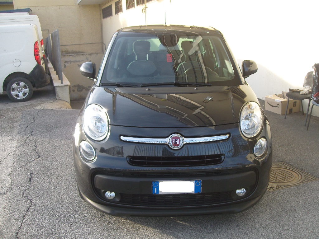 FIAT 500L 1.6 MJ LOUNGE CON 19000KM FIAT 500L 1.6 MJ LOUNGE CON 19000KM